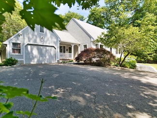 35 Slades Farm Ln, South Dartmouth, MA 02748
