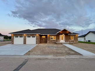 300 Harrison Ave, Goodland, KS 67735