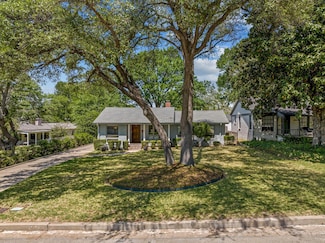 3844 Hilltop Rd, Fort Worth, TX 76109