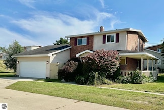 9907 Mississippi St, Oscoda, MI 48750