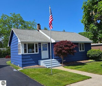 705 E Bay St, East Tawas, MI 48730