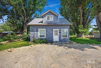 330 15th St, Heyburn, ID 83336
