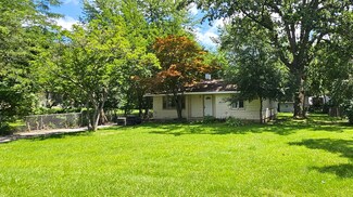 922 Hayes St, Crown Point, IN 46307