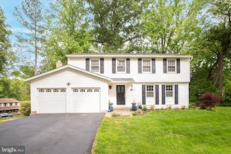 1127 Riva Ridge Dr, Great Falls, VA 22066