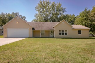1124 W Elm St, Morrisville, MO 65710