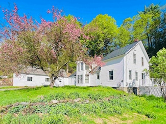 672 Huckle Hill Rd, Vernon, VT 05354