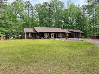 712 Honeysuckle Ln, Temple, GA 30179