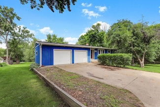 409 Riverview Dr, Monticello, MN 55362