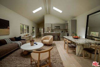 2351 Mariscal Ln, Los Angeles, CA 90046