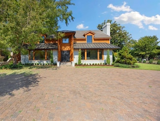 1725 Huntington Ave, Nichols Hills, OK 73116