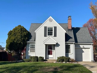 4101 N Devon Ln, Peoria, IL 61614
