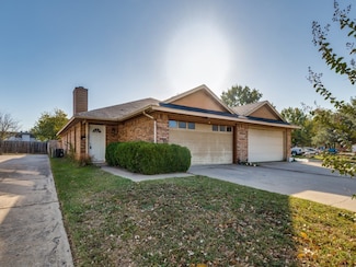 1228 English St, Irving, TX 75061