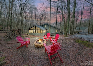 127 Lakeledge Cir, Beech Mountain, NC 28604