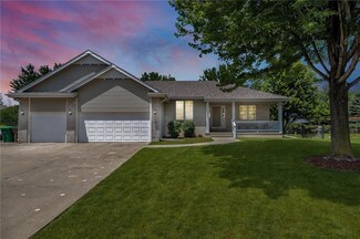 405 Plumwood Ct SW, Altoona, IA 50009