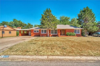 512 Navajoe Rd, Altus, OK 73521