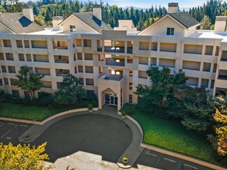 6665 W Burnside St Unit 413, Portland, OR 97210