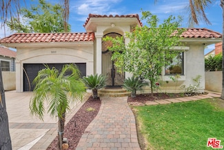 5317 Mecca Ave, Tarzana, CA 91356