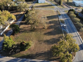 135 Baggs Ave SE, Pelham, GA 31779