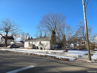 307 W Otis Ave, Hazel Park, MI 48030