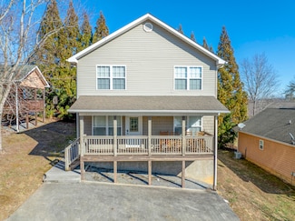 640 Lloyd Huskey Rd, Pigeon Forge, TN 37863