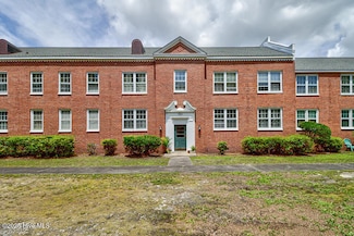 2940 Oleander Dr Unit D9, Wilmington, NC 28403