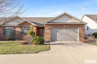 1506 17th St, de Witt, IA 52742
