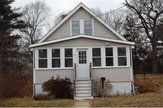 63 Garfield Rd, Dedham, MA 02026