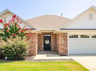 1040 Calloway Dr, Conway, AR 72034