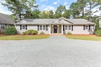 750 N Page St, Southern Pines, NC 28387