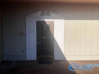 1208 Gunter Ave, Guntersville, AL 35976