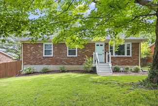 3668 King Arthur Dr, Lexington, KY 40517