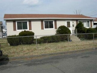 74 Clark St, Chicopee, MA 01013