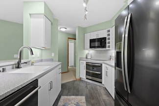 8530 Greenway Blvd Unit 214, Middleton, WI 53562