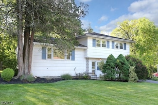 38 Dante Place, Waldwick, NJ 07463