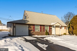 39 Cable Rd, Levittown, PA 19057
