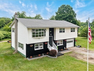 108 St Albans Rd, Swanton, VT 05488
