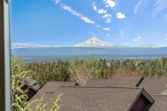10870 Village Loop, Redmond, OR 97756