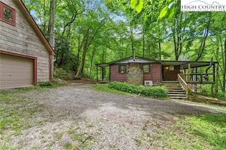 169 Samantha Springs Ln, Elk Park, NC 28622