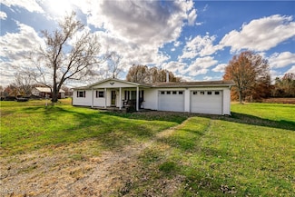 2823 Porter Rd, Atwater, OH 44201