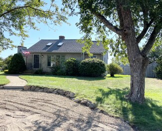 11 Seafield Rd, Dennis Port, MA 2639