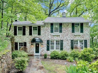 855 Woods End Ln, Roanoke, VA 24014
