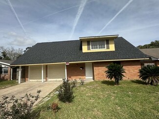 1864 Capri Ln, Seabrook, TX 77586