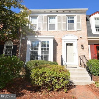 5676 Ridge View Dr, Alexandria, VA 22310