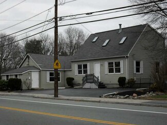 1522 W Shore Rd, Warwick, RI 02889