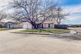2301 Windchime Dr, Grand Prairie, TX 75051
