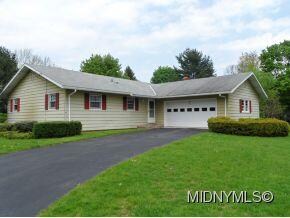 7 Cheriton Dr, Whitesboro, NY 13492