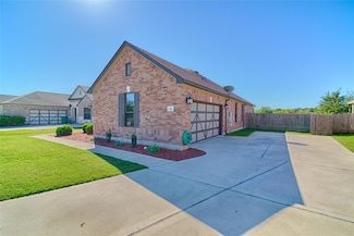 505 Willow Walk Dr, Pflugerville, TX 78660