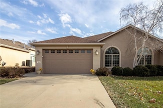 876 Coving Dr, Lawrence, KS 66049