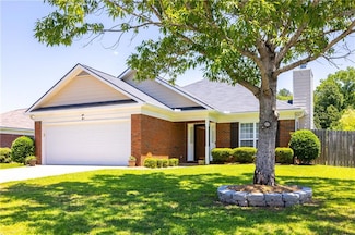 47 Lincolnshire Ln, Phenix City, AL 36870