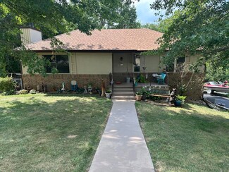 104 Willow Ln, Nixa, MO 65714